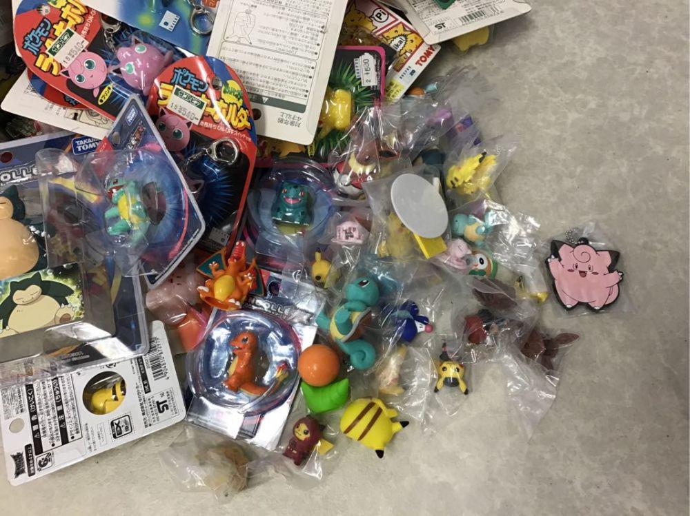 当時物 ポケモンライトキーホルダー ピカチュウ ゼニガメ トゲピー