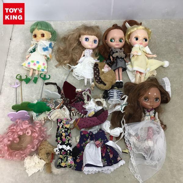訳あり ジャンク Blythe ブライス 人形 本体 台座 ウィッグ 洋服 ワンピース 帽子 等
