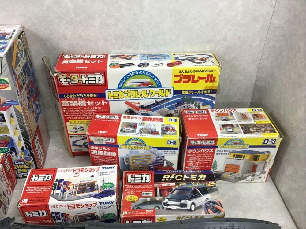 D-13 モータートミカ タウンハウス Motor Tomica D-13 Town House | Tomica Wiki | Fandom