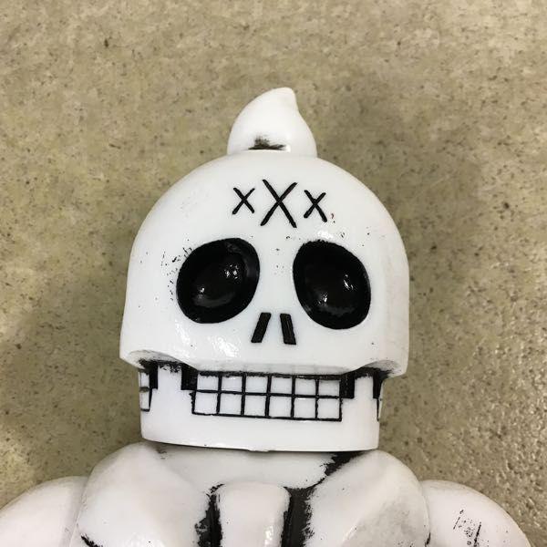 リアルヘッド ドクロマニヨン M.I.K. ソフビ 販売・買取