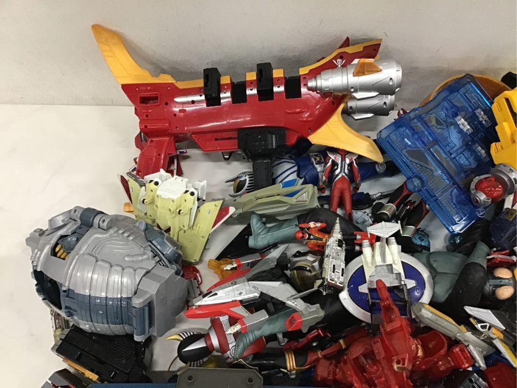 同梱不可 ジャンク ソフビフィギュア 他 獣電戦隊キョウリュウジャー 仮面ライダードライブ 等 1円～ 同梱不可 ジャンク バンプレスト他 獣電戦隊キョウリュウジャー