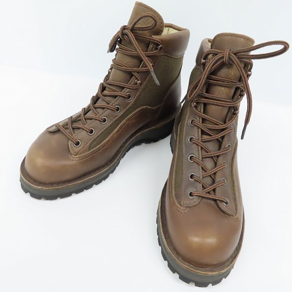 高価買取アイテムのDANNER/ダナー LIGHT2/ライト2 GORE-TEX トレッキングブーツ/マウンテンブーツ 33020 の買取上限価格は15,000円