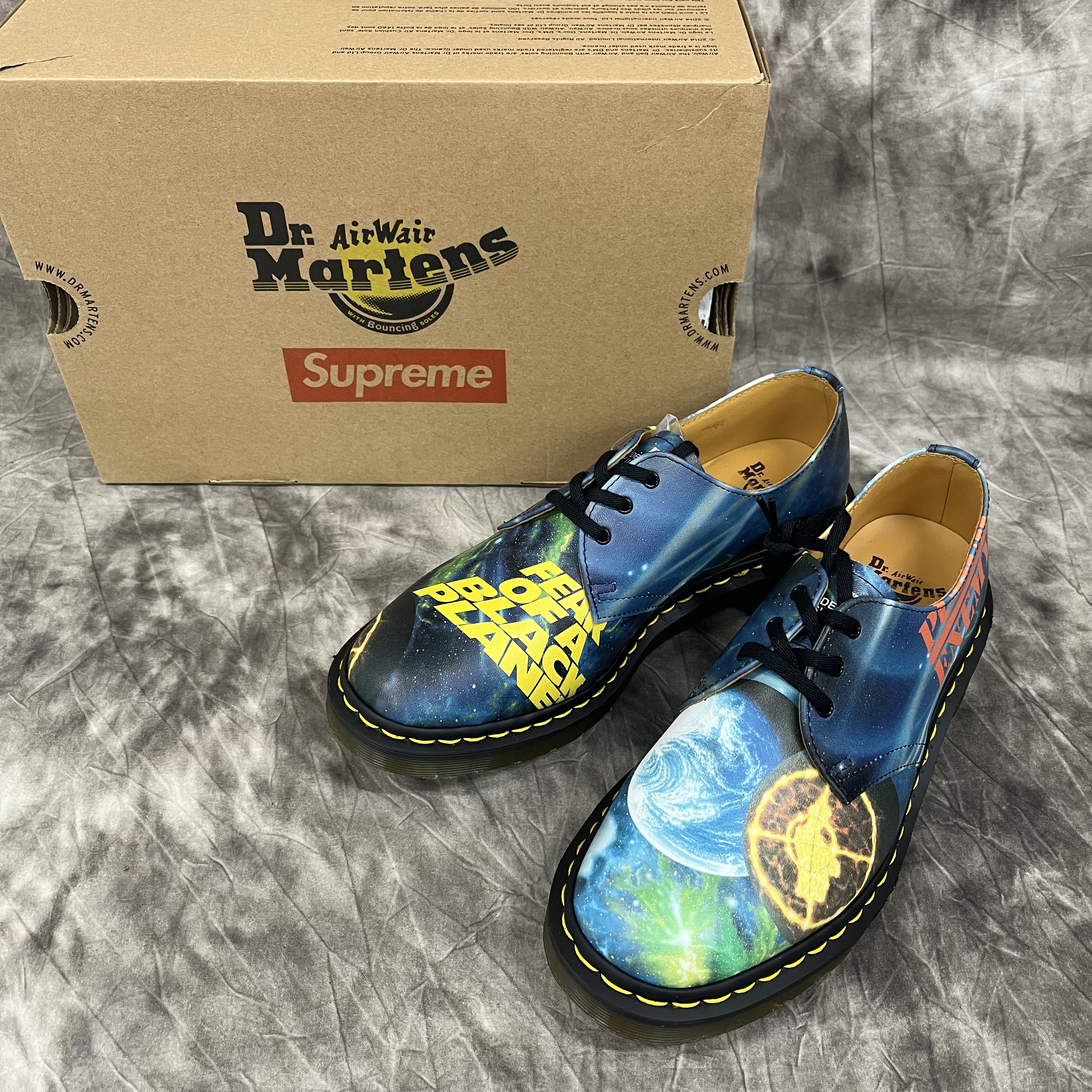 高価買取アイテムのSupreme×Dr.Martens×UNDERCOVER×/シュプリーム×ドクターマーチン×アンダーカバー【18SS】Public Enemy 3Eye Shoe 24083102 の買取上限価格は14,000円